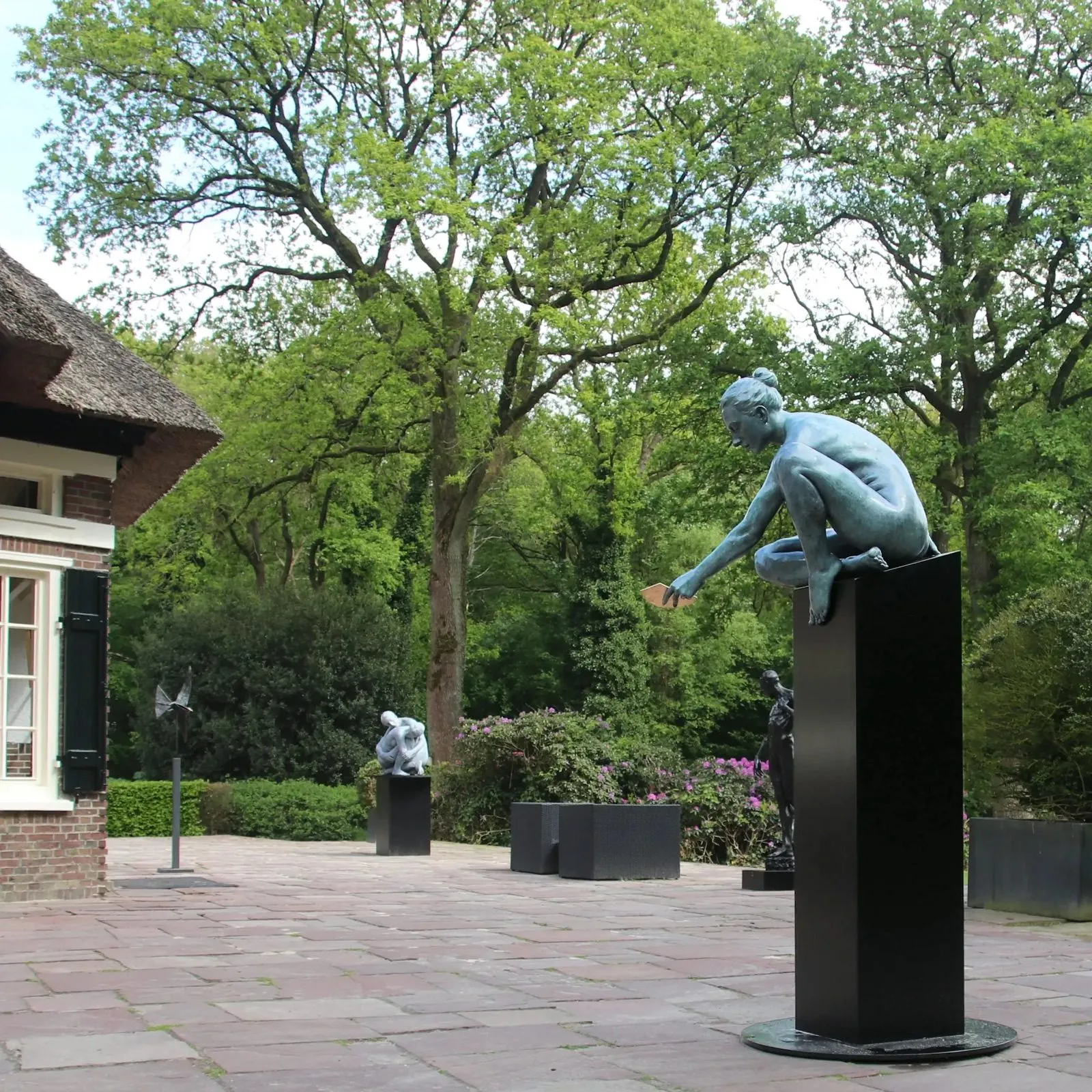 Missing piece, bronze de Jana Büttner, 2025, 82 × 95 × 60 cm, Galerie Calderone