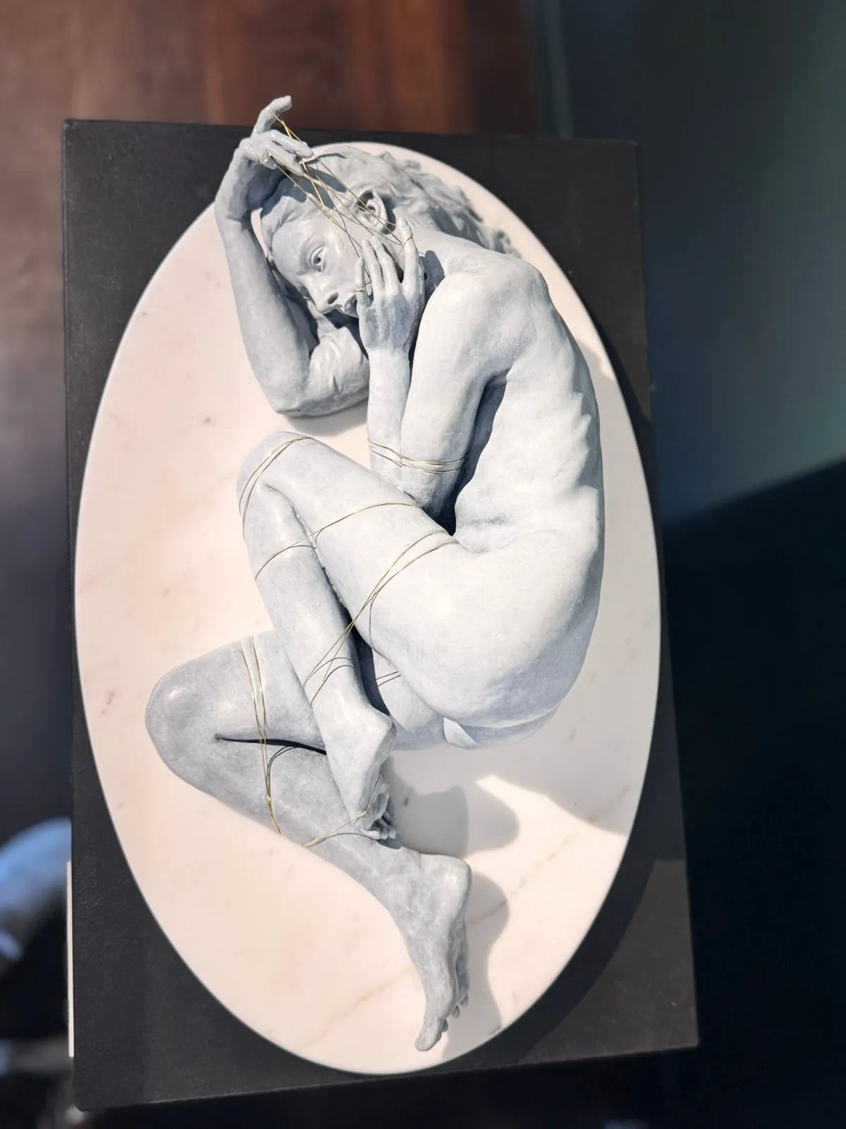 Thread of existence, bronze de Jana Büttner, 2025, 50 × 20 × 16 cm, Galerie Calderone