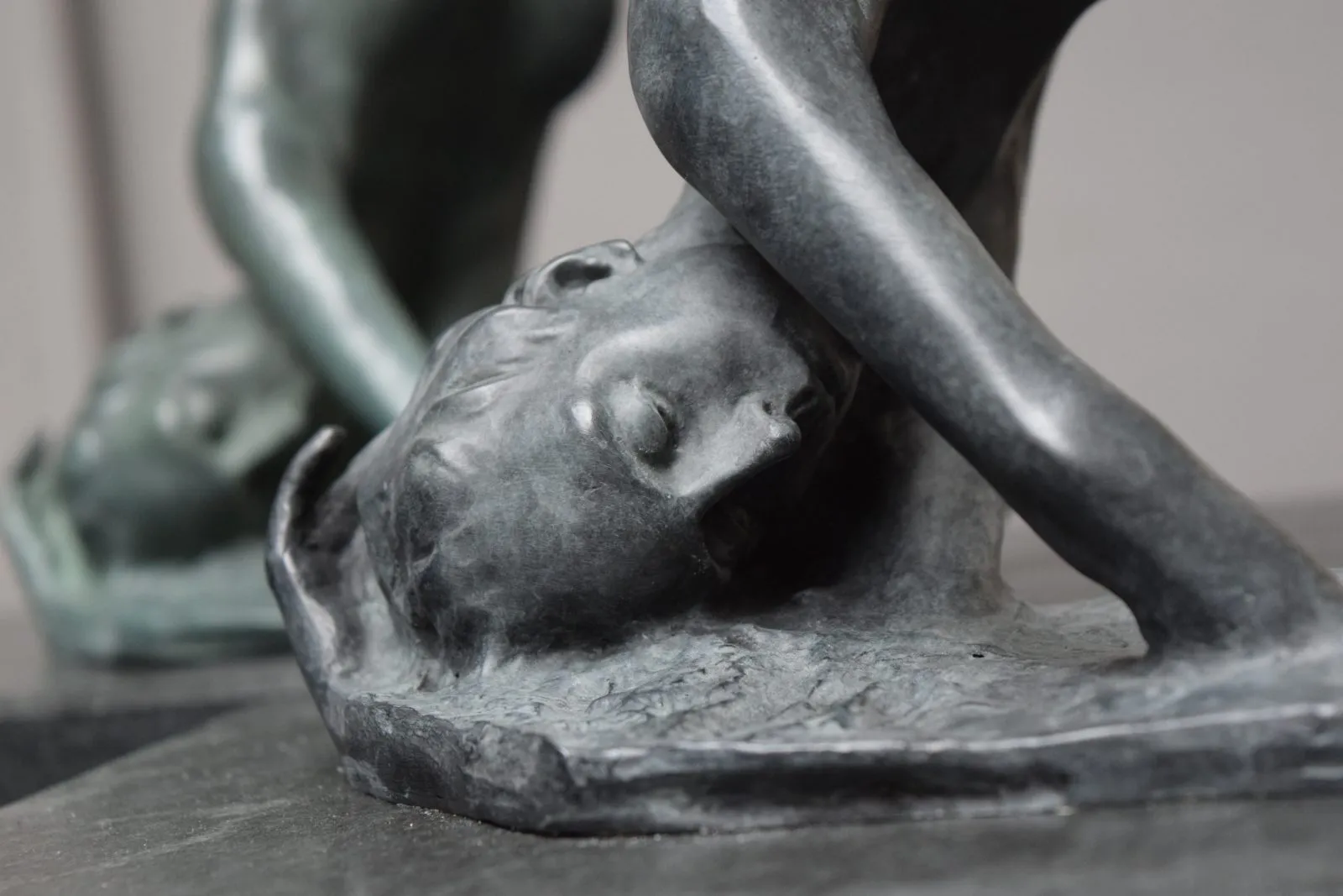 Awakening, bronze de Jana Büttner, 2022, Galerie Calderone