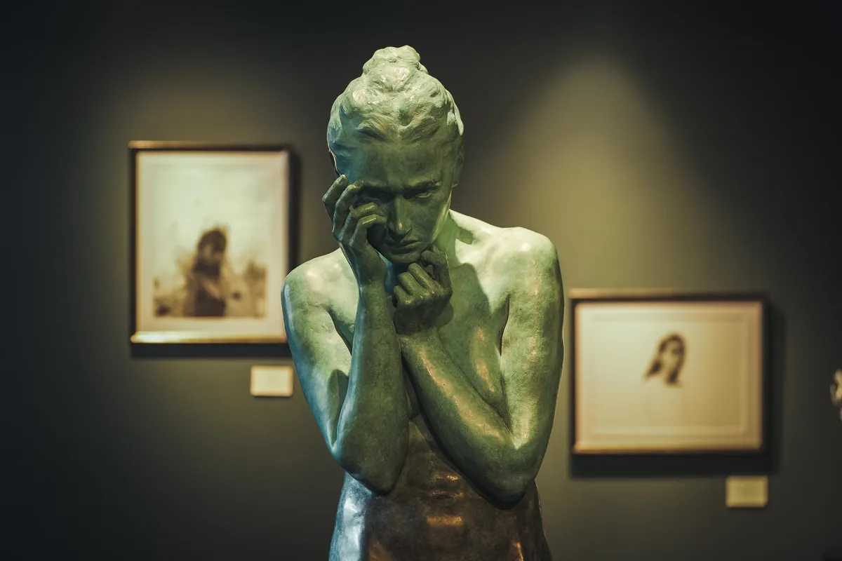 Sculpture en bronze de Jana Büttner, Galerie Calderone