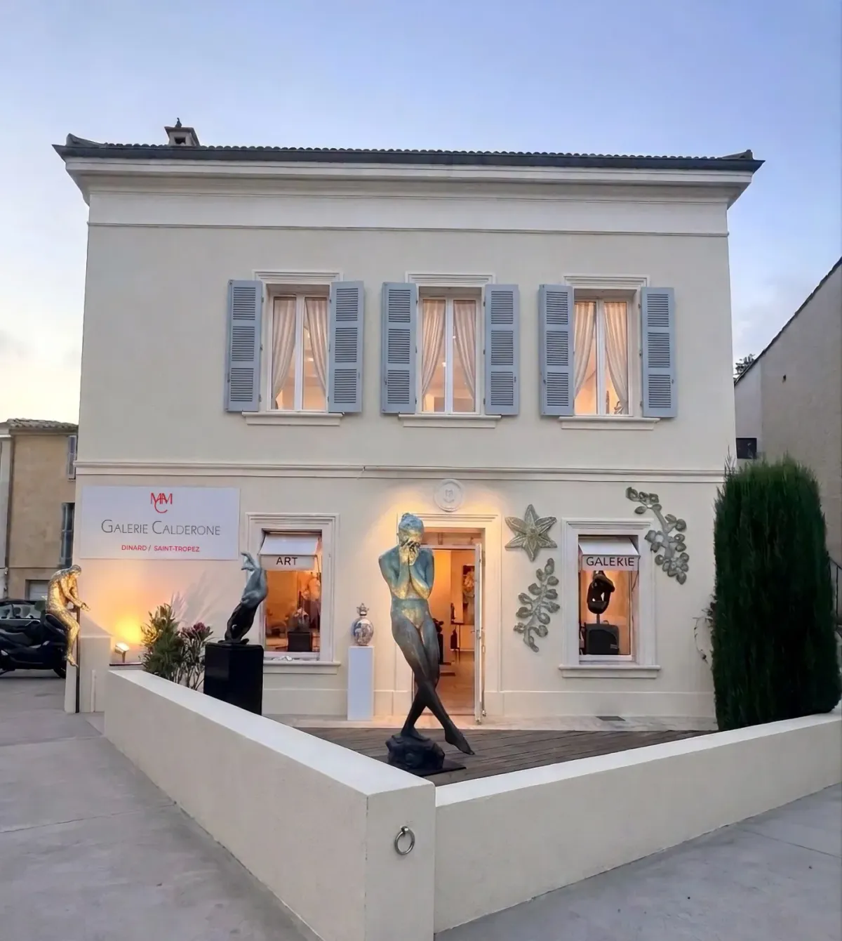 The façade of Galerie Calderone's new space in Saint-Tropez